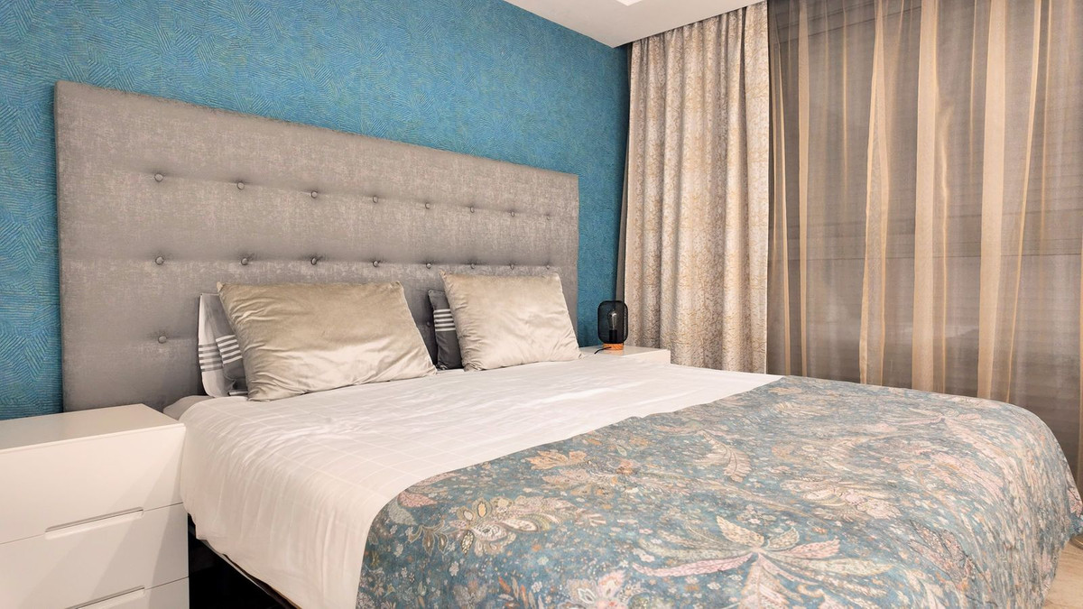 Se vende Apartamento en Planta Última de 2 dormitorios en Costa Del Sol, Málaga, España