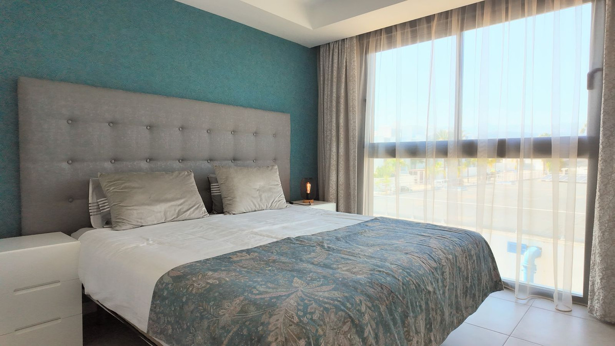 Se vende Apartamento en Planta Última de 2 dormitorios en Costa Del Sol, Málaga, España