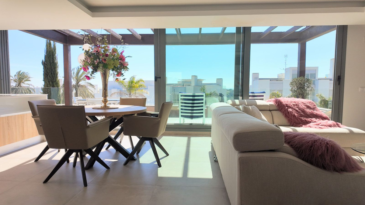 Se vende Apartamento en Planta Última de 2 dormitorios en Costa Del Sol, Málaga, España