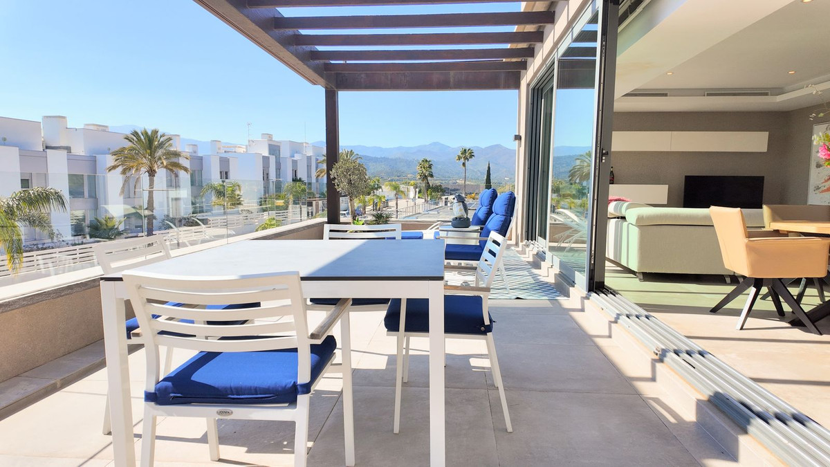 Se vende Apartamento en Planta Última de 2 dormitorios en Costa Del Sol, Málaga, España