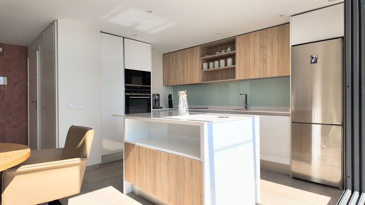 Se vende Apartamento en Planta Última de 2 dormitorios en Costa Del Sol, Málaga, España