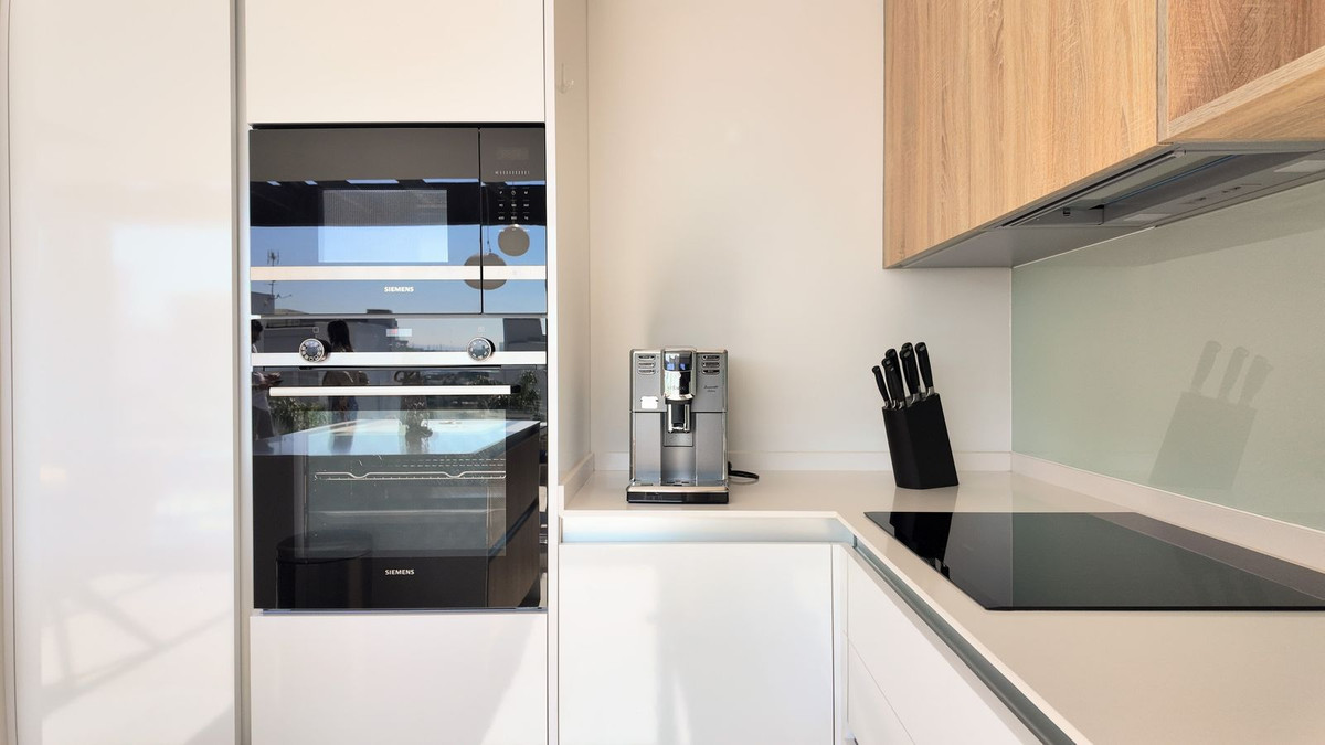 Se vende Apartamento en Planta Última de 2 dormitorios en Costa Del Sol, Málaga, España