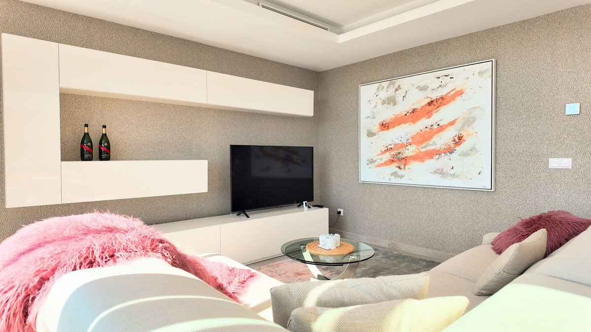 Se vende Apartamento en Planta Última de 2 dormitorios en Costa Del Sol, Málaga, España