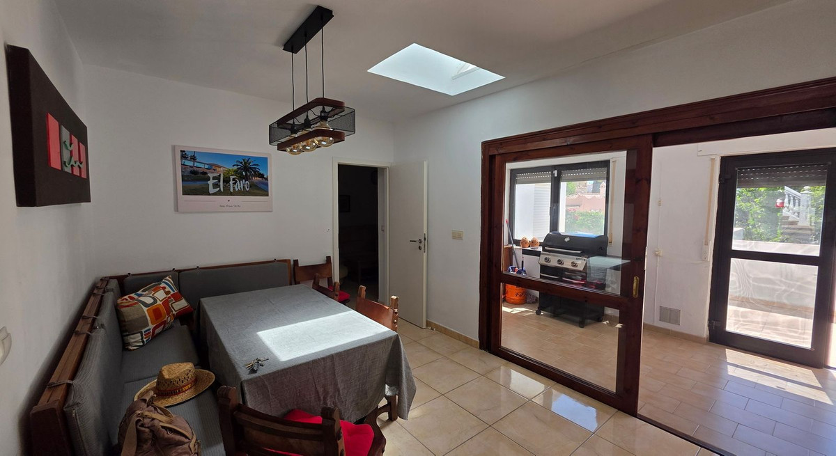 Se vende Villa - Chalet de 3 dormitorios en Costa Del Sol, Málaga, España