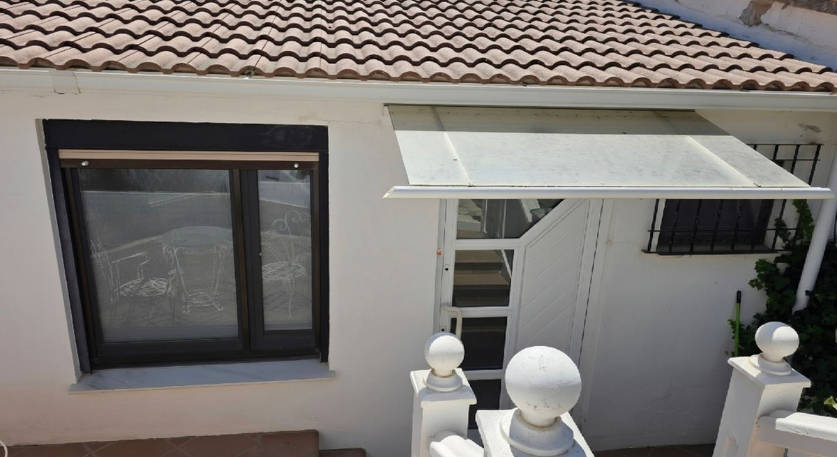 Se vende Villa - Chalet de 3 dormitorios en Costa Del Sol, Málaga, España