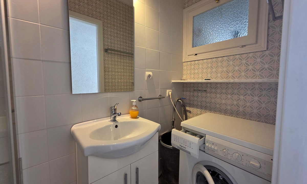 Se vende Villa - Chalet de 3 dormitorios en Costa Del Sol, Málaga, España