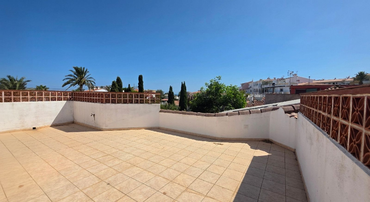 Se vende Villa - Chalet de 3 dormitorios en Costa Del Sol, Málaga, España