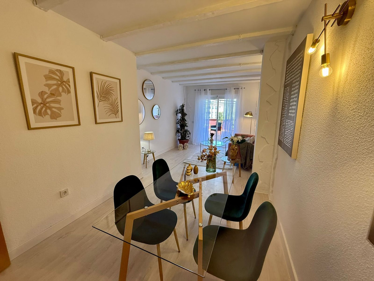 3 Bed Apartment for sale in Estepona Costa Del Sol, Málaga, Spain