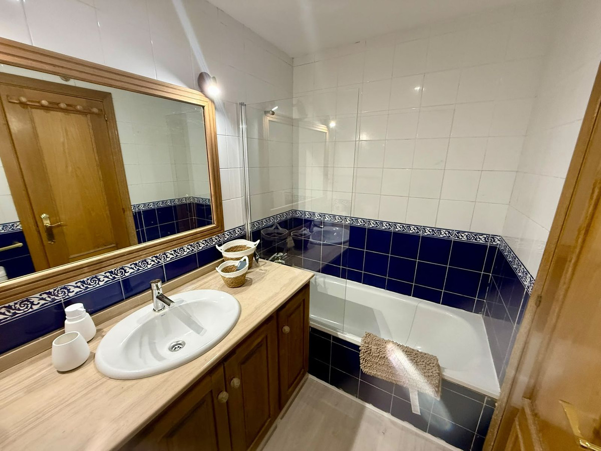 3 Bed Apartment for sale in Estepona Costa Del Sol, Málaga, Spain