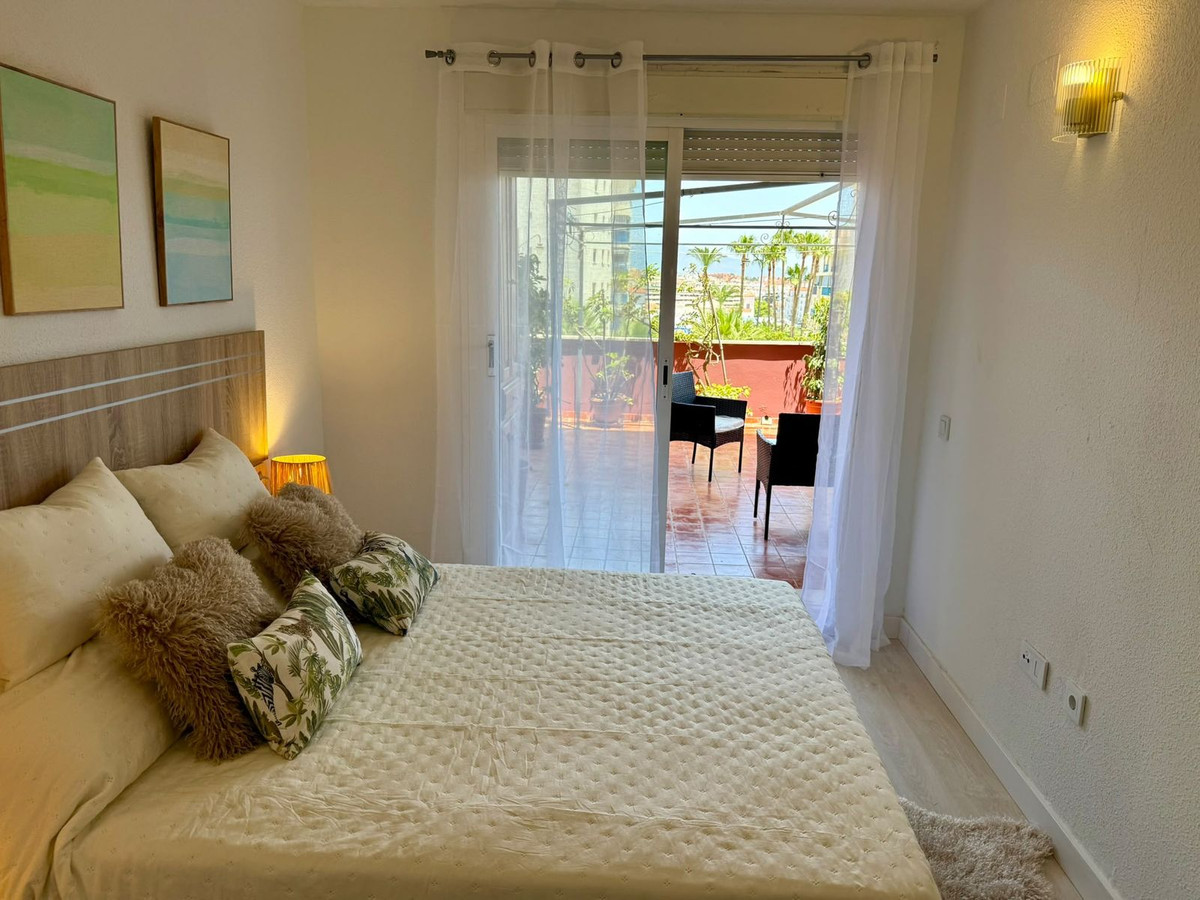 3 Bed Apartment for sale in Estepona Costa Del Sol, Málaga, Spain