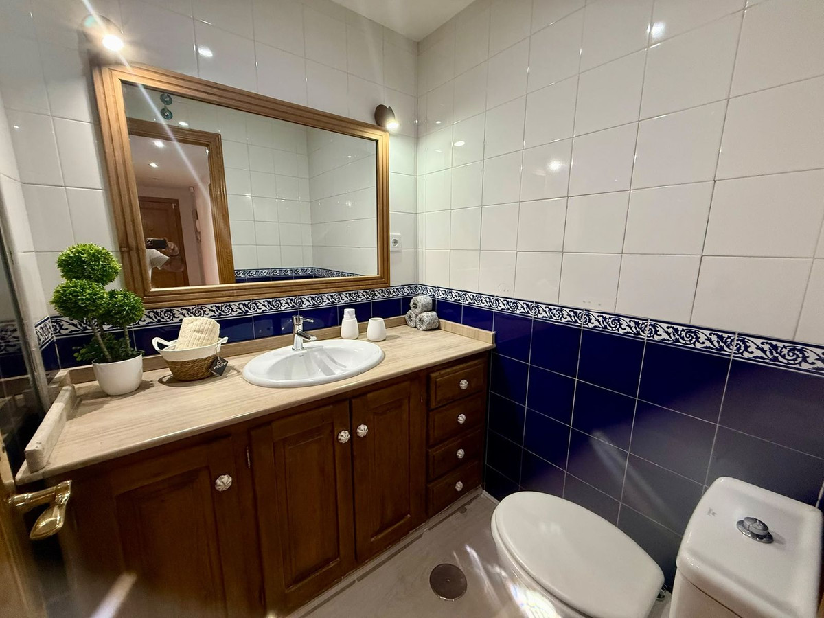 3 Bed Apartment for sale in Estepona Costa Del Sol, Málaga, Spain