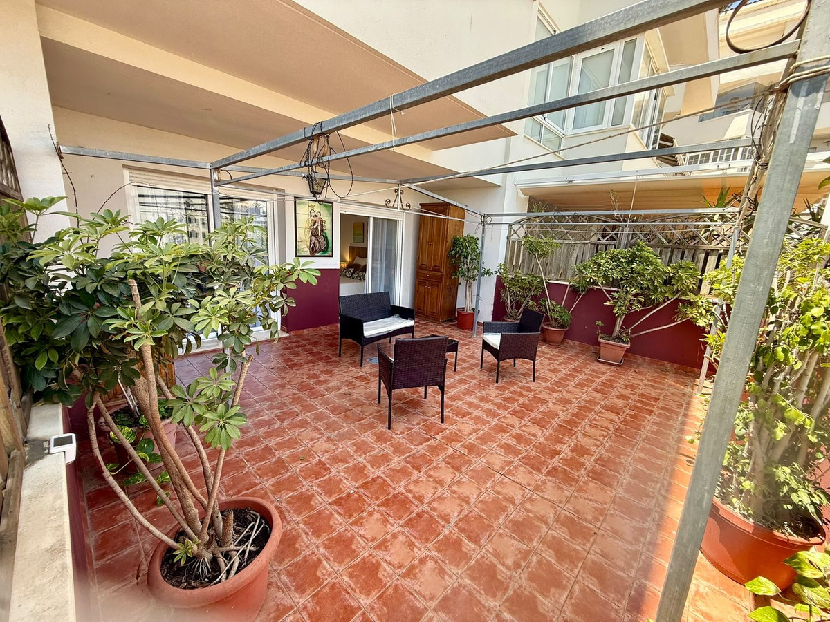 3 Bed Apartment for sale in Estepona Costa Del Sol, Málaga, Spain