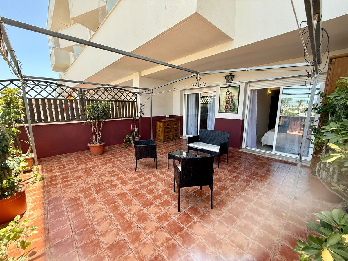 3 Bed Apartment for sale in Estepona Costa Del Sol, Málaga, Spain