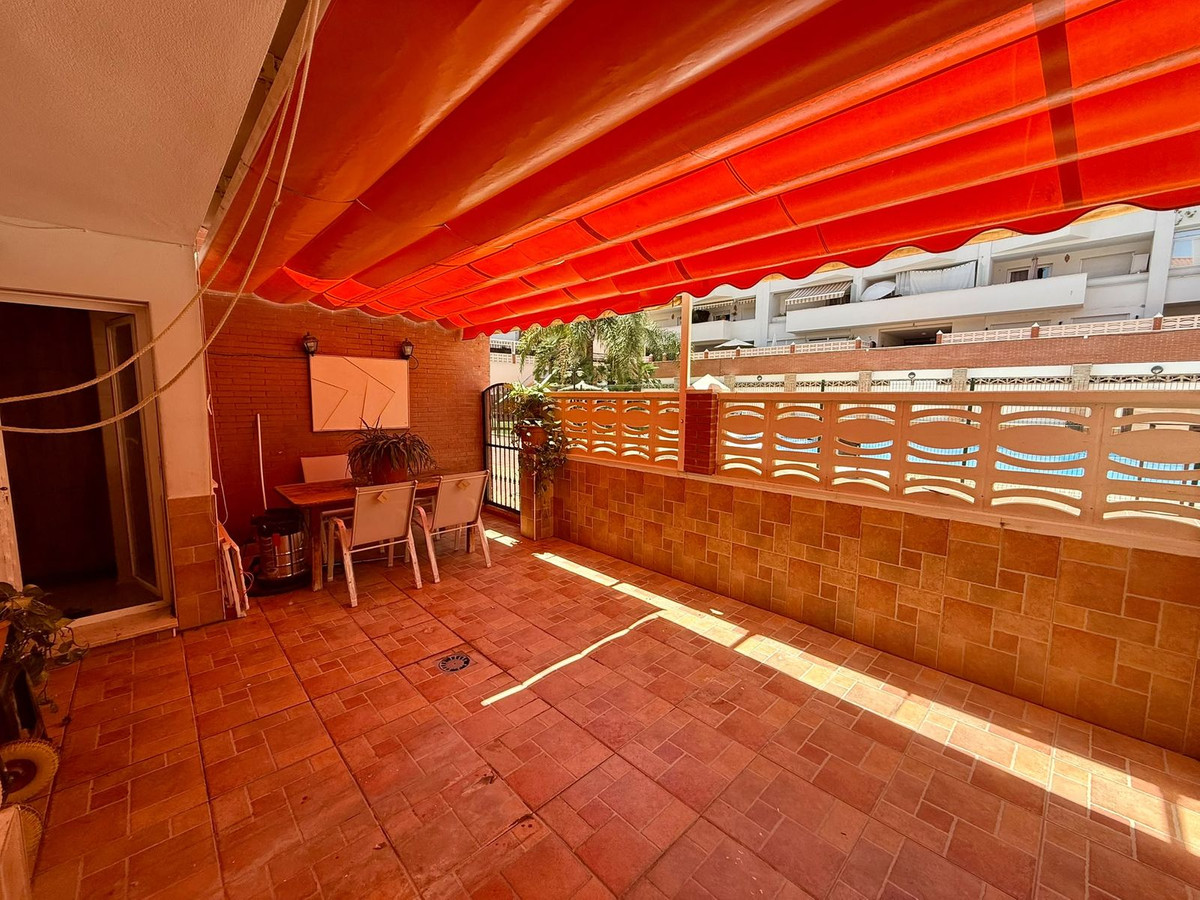 3 Bed Apartment for sale in Estepona Costa Del Sol, Málaga, Spain