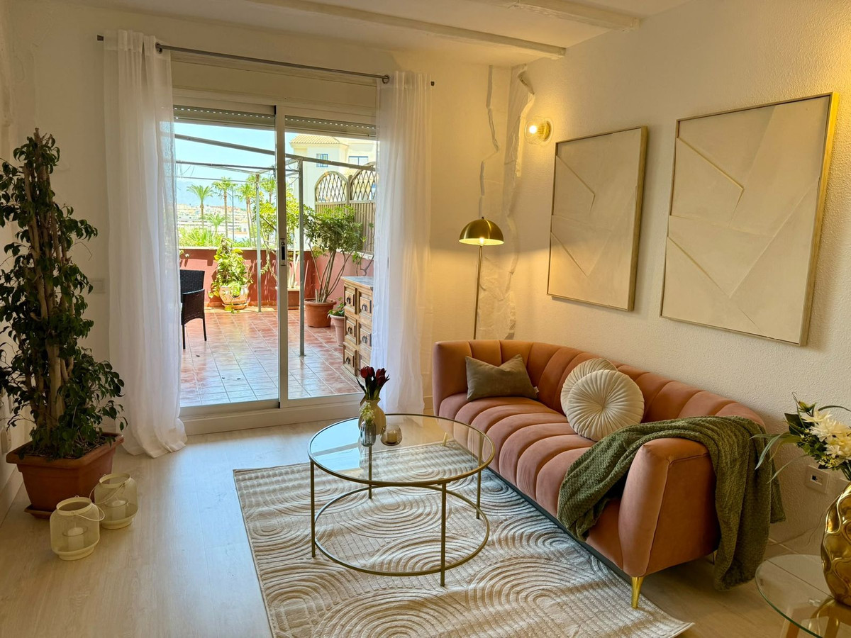 3 Bed Apartment for sale in Estepona Costa Del Sol, Málaga, Spain