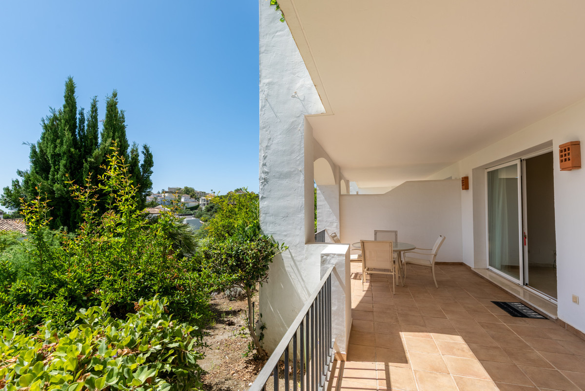 2 Bed Apartment for sale in Benahavís Costa Del Sol, Málaga, Spain