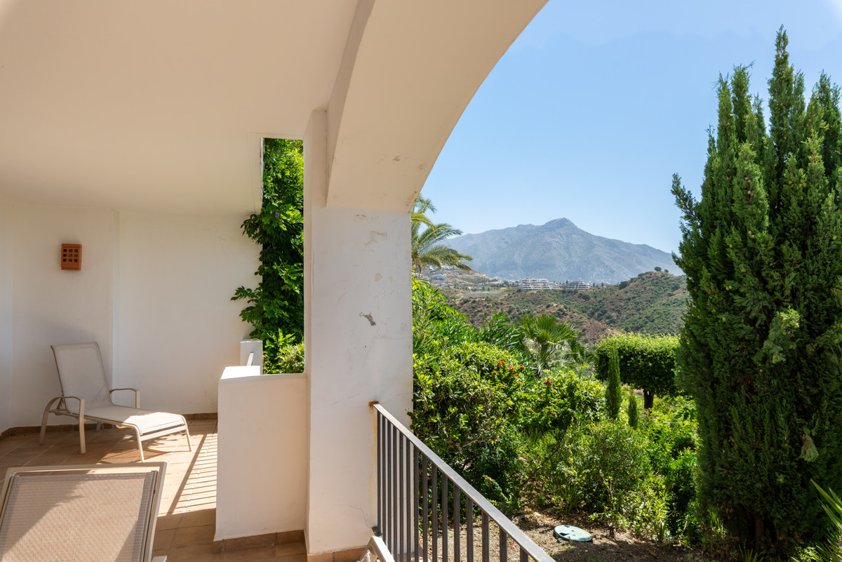 2 Bed Apartment for sale in Benahavís Costa Del Sol, Málaga, Spain