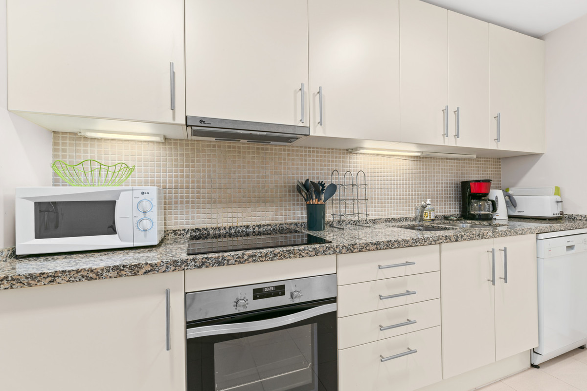 2 Bed Apartment for sale in Benahavís Costa Del Sol, Málaga, Spain