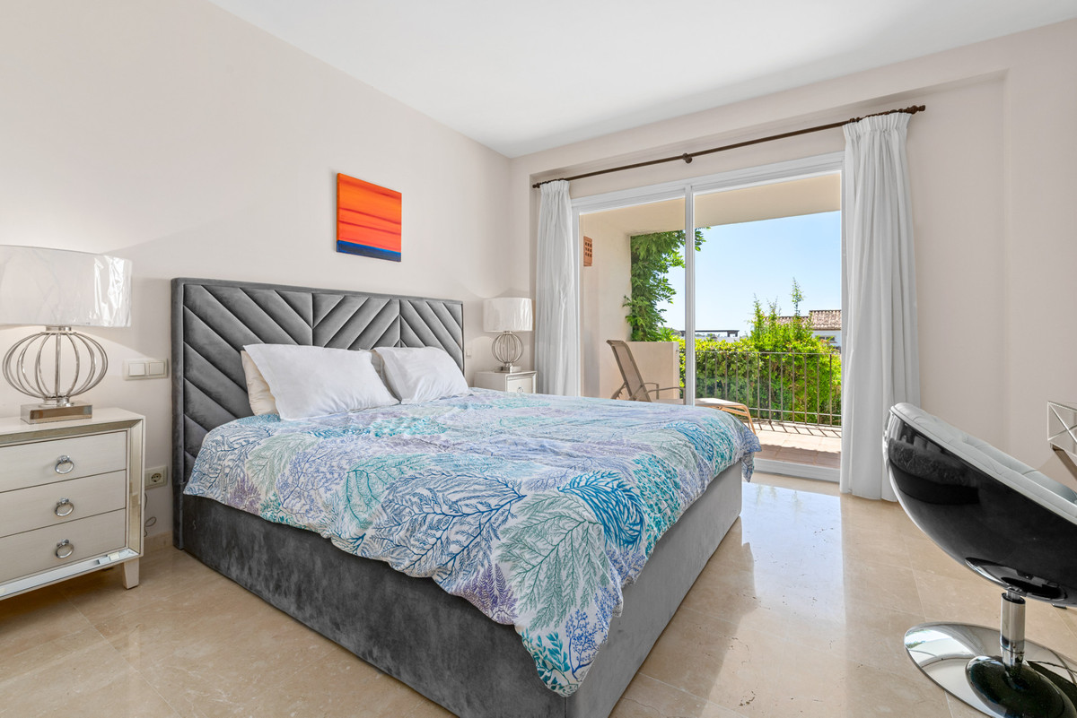2 Bed Apartment for sale in Benahavís Costa Del Sol, Málaga, Spain