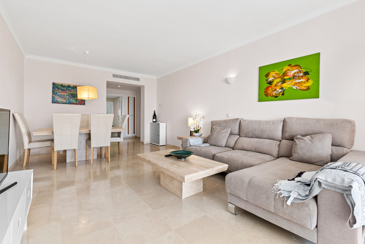 2 Bed Apartment for sale in Benahavís Costa Del Sol, Málaga, Spain