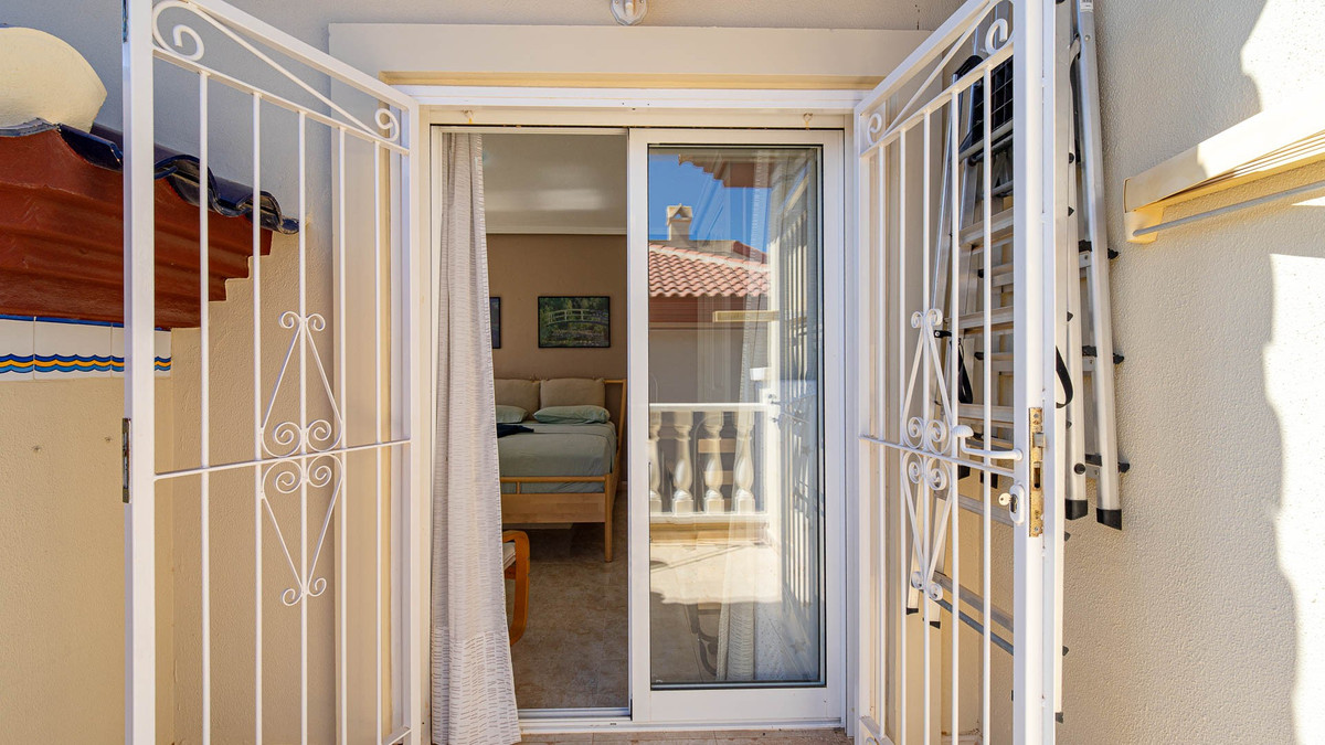 3 Bed Townhouse for sale in Dona Pepa Costa Blanca, Alicante, Spain