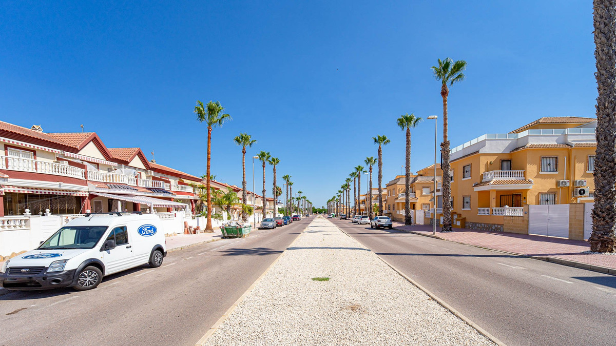 3 Bed Townhouse for sale in Dona Pepa Costa Blanca, Alicante, Spain