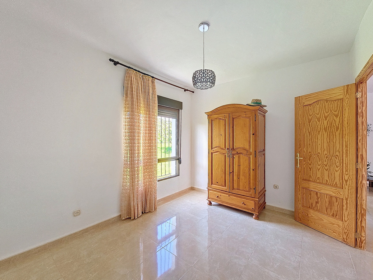 3 Bed Townhouse for sale in El Padron Costa Del Sol, Málaga, Spain
