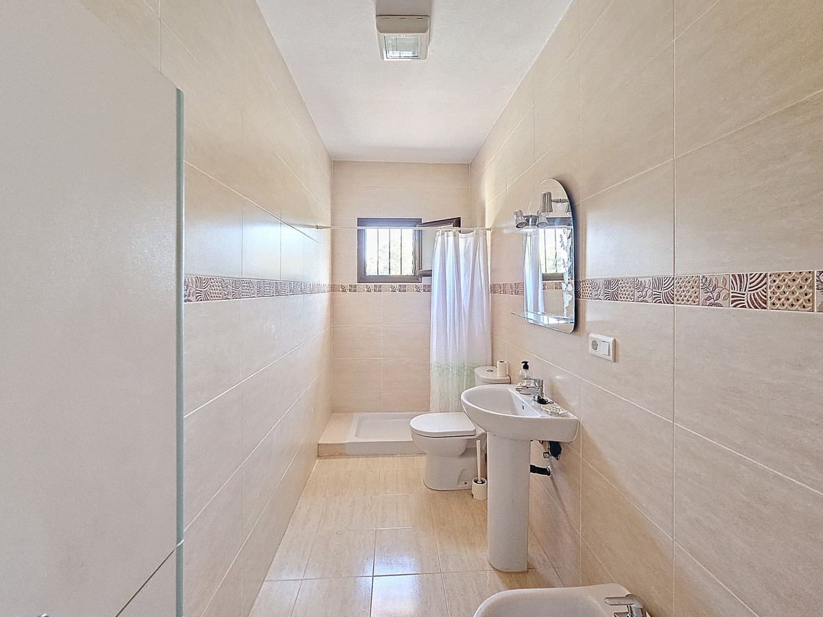 3 Bed Townhouse for sale in El Padron Costa Del Sol, Málaga, Spain