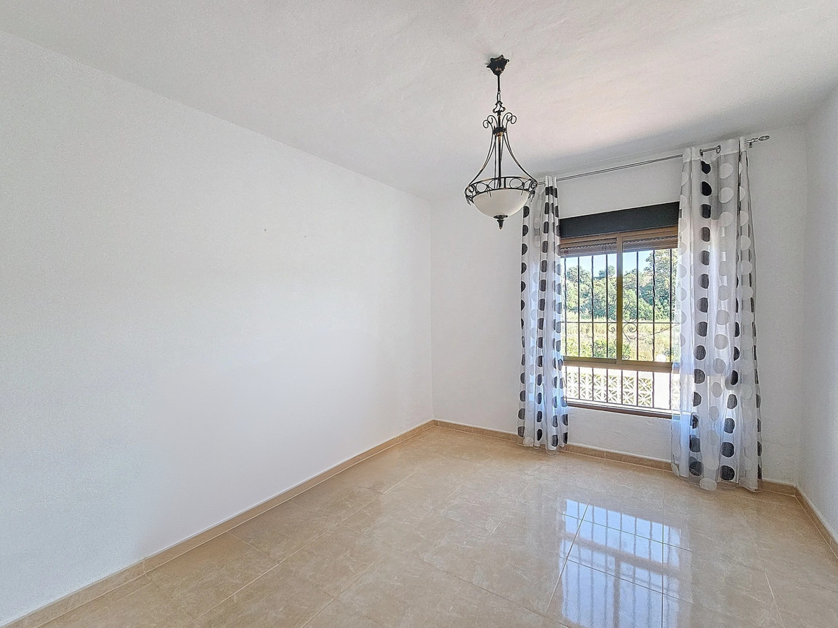 3 Bed Townhouse for sale in El Padron Costa Del Sol, Málaga, Spain