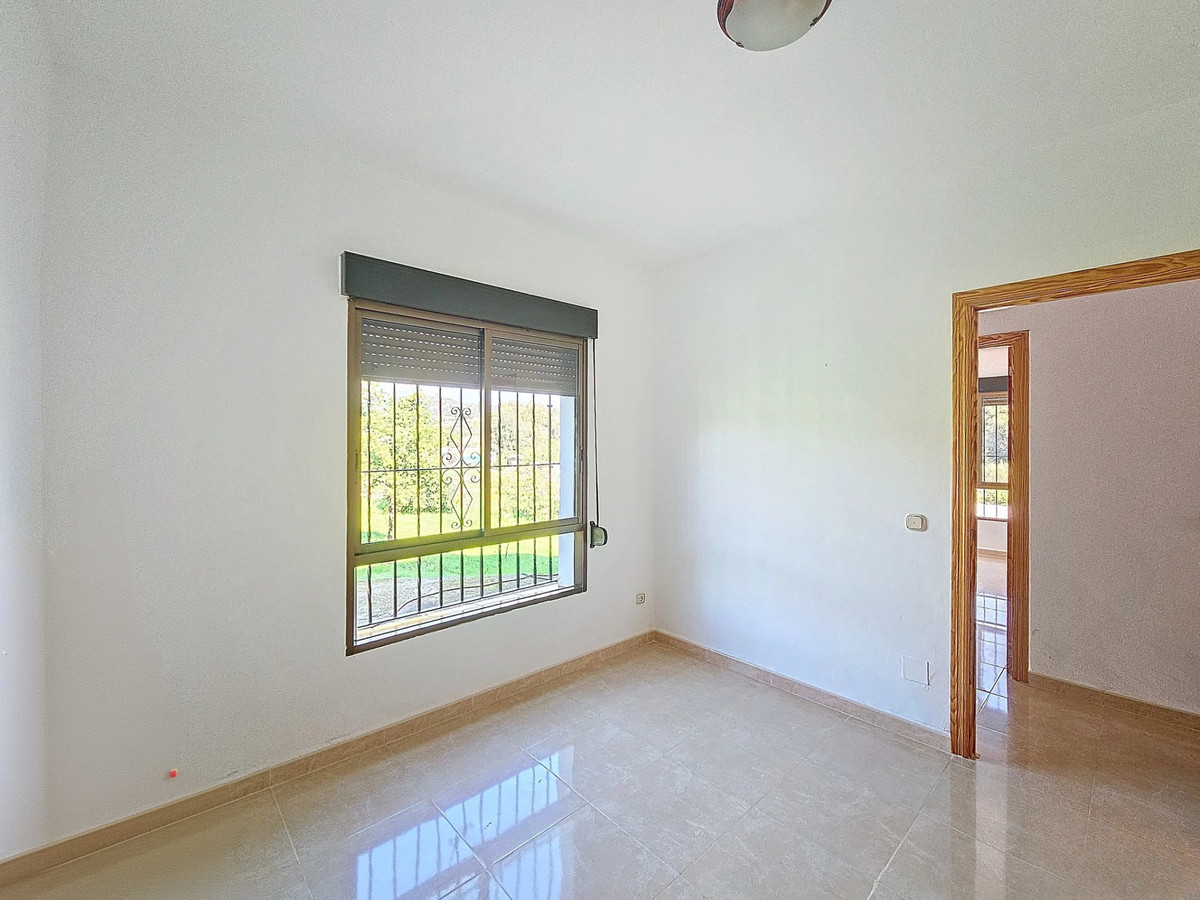 3 Bed Townhouse for sale in El Padron Costa Del Sol, Málaga, Spain