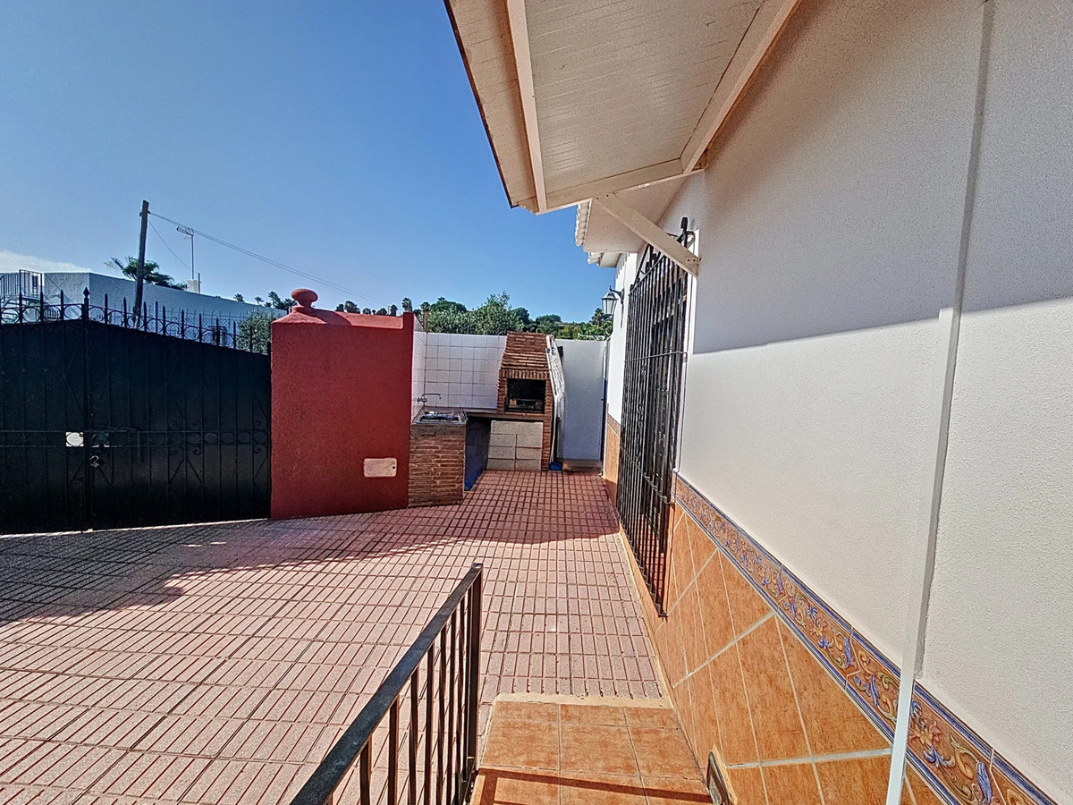 3 Bed Townhouse for sale in El Padron Costa Del Sol, Málaga, Spain