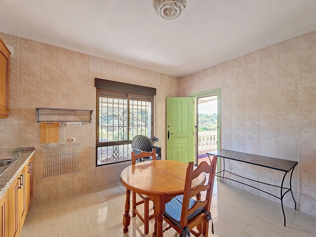 3 Bed Townhouse for sale in El Padron Costa Del Sol, Málaga, Spain