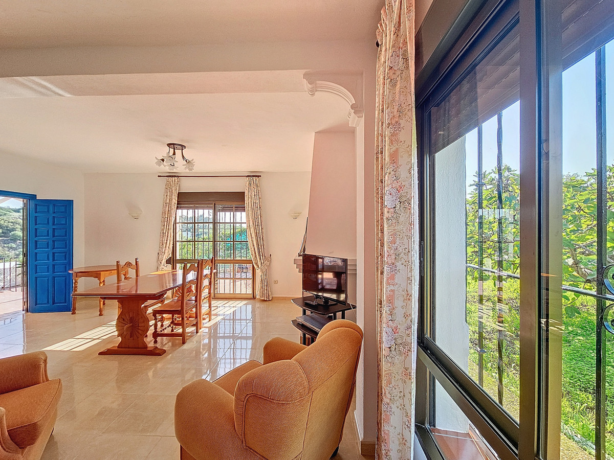 3 Bed Townhouse for sale in El Padron Costa Del Sol, Málaga, Spain