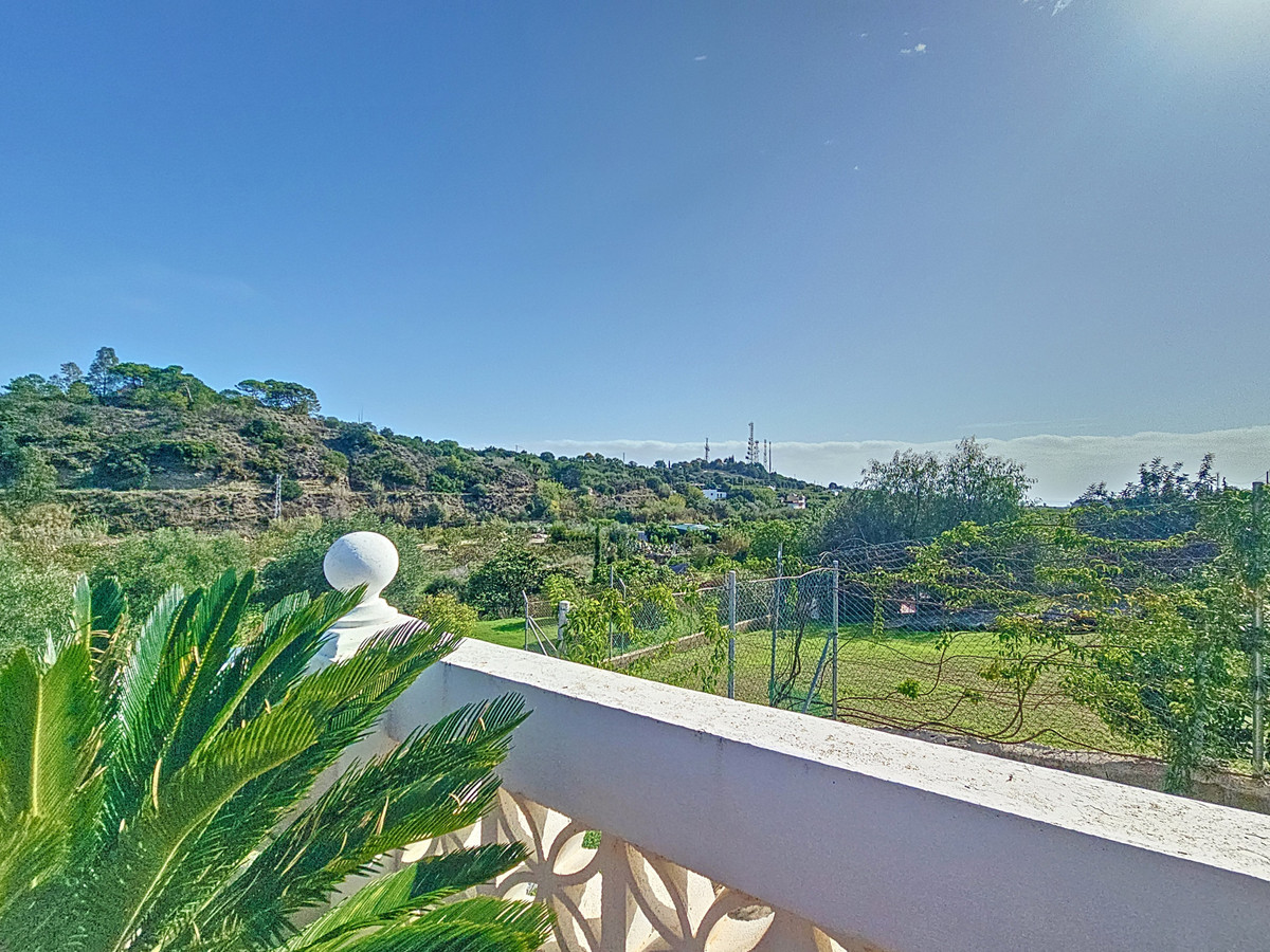 3 Bed Townhouse for sale in El Padron Costa Del Sol, Málaga, Spain