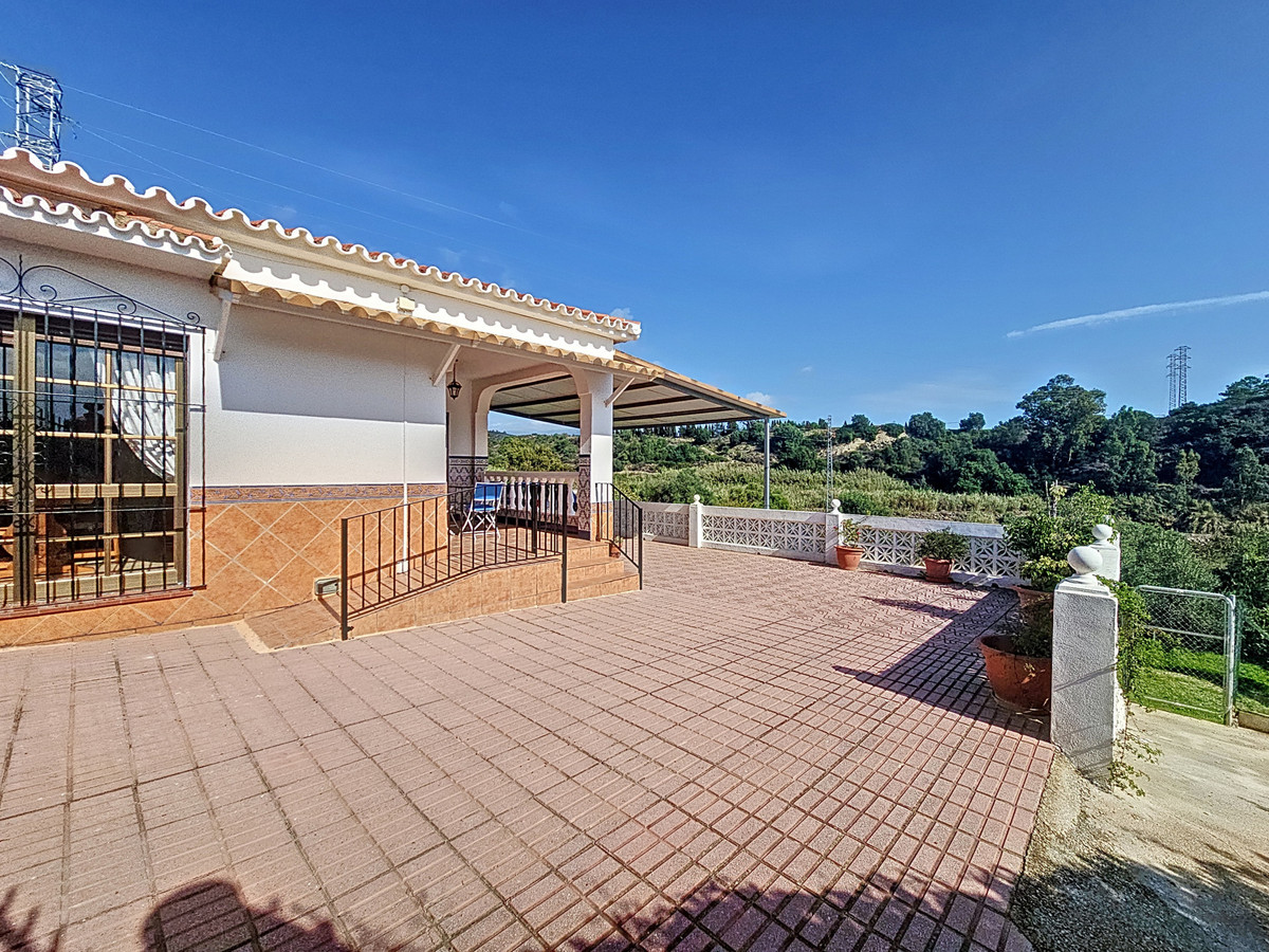 3 Bed Townhouse for sale in El Padron Costa Del Sol, Málaga, Spain