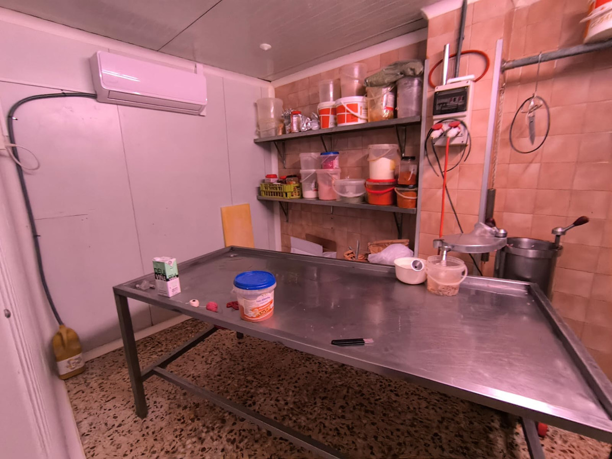 6 Bed Commercial unit for sale in Yecla Costa Calida, Murcia, Spain