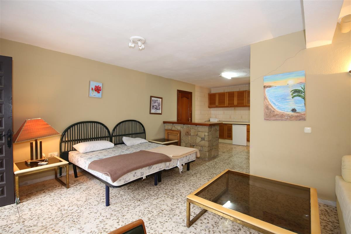 4 Bed Townhouse for sale in Estepona Costa Del Sol, Málaga, Spain