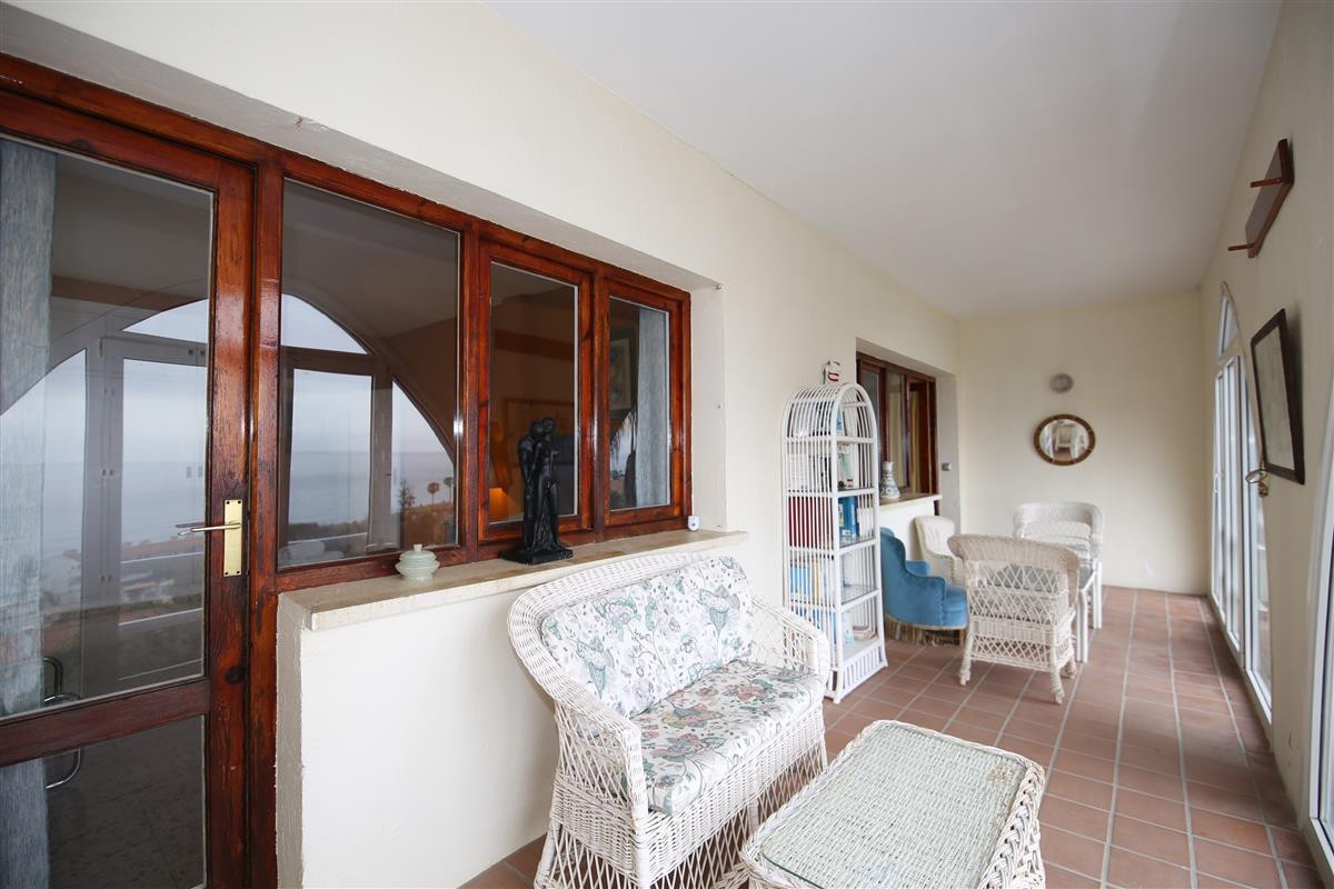 4 Bed Townhouse for sale in Estepona Costa Del Sol, Málaga, Spain