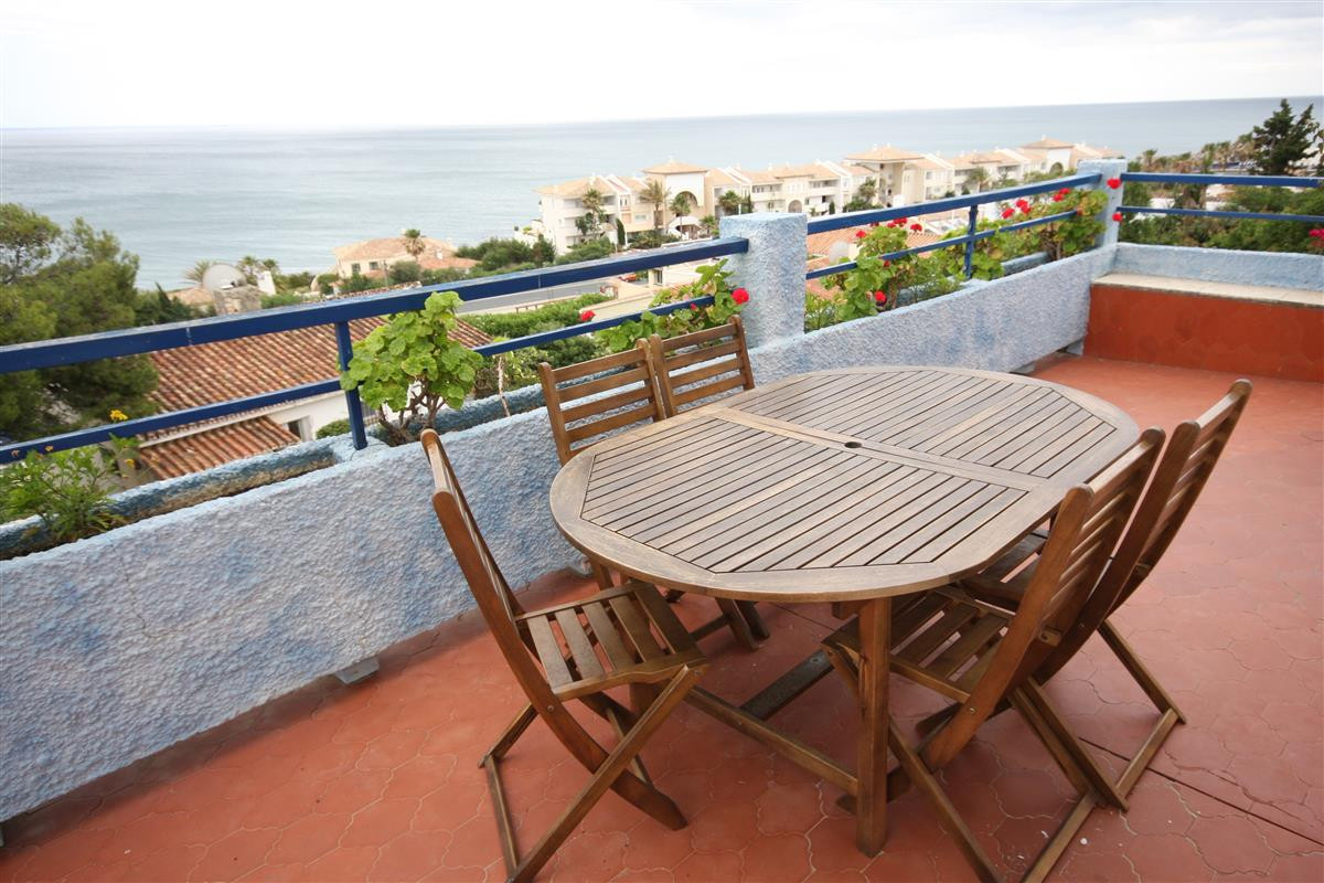 4 Bed Townhouse for sale in Estepona Costa Del Sol, Málaga, Spain
