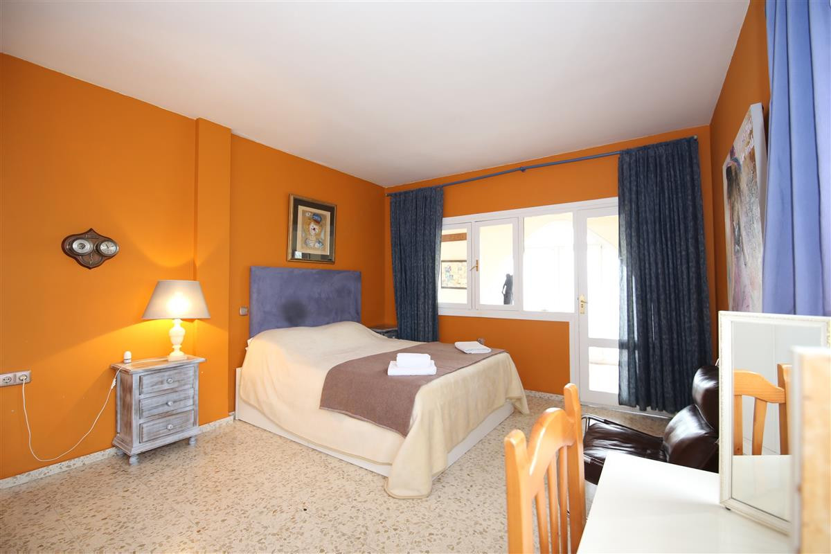 4 Bed Townhouse for sale in Estepona Costa Del Sol, Málaga, Spain