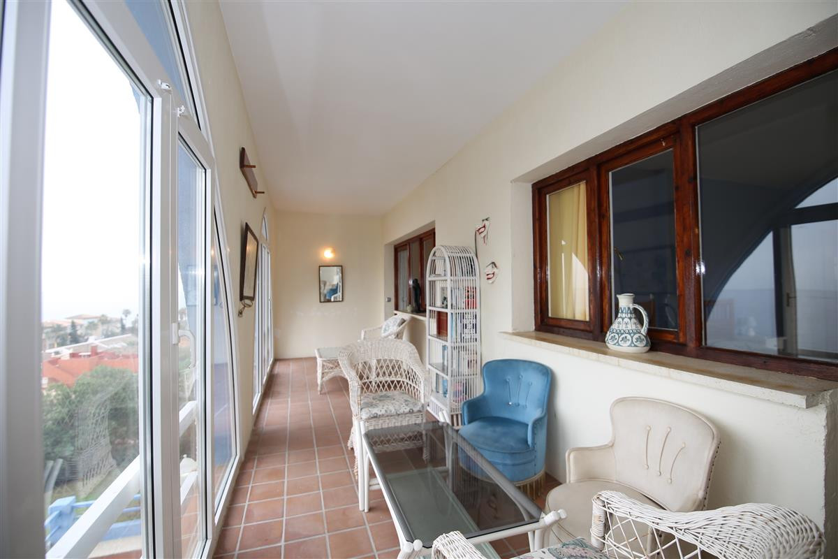 4 Bed Townhouse for sale in Estepona Costa Del Sol, Málaga, Spain