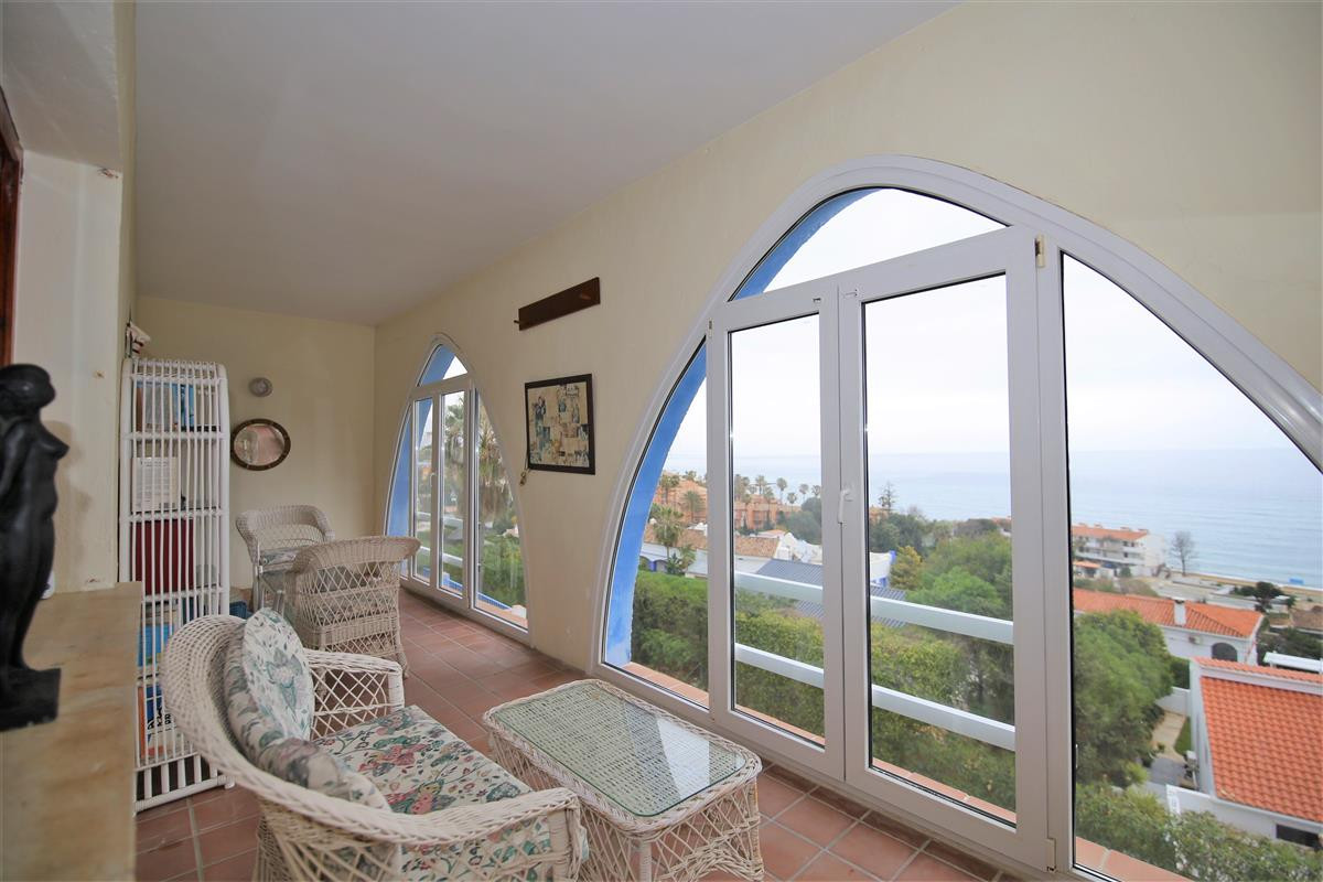 4 Bed Townhouse for sale in Estepona Costa Del Sol, Málaga, Spain