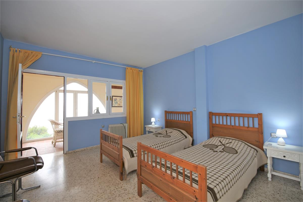 4 Bed Townhouse for sale in Estepona Costa Del Sol, Málaga, Spain