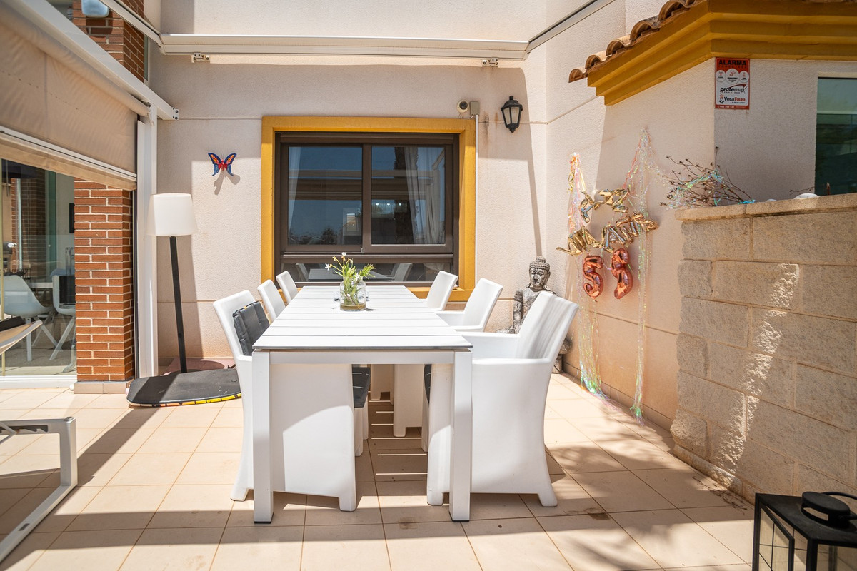 2 Bed Apartment for sale in Guardamar Del Segura Costa Blanca, Alicante, Spain