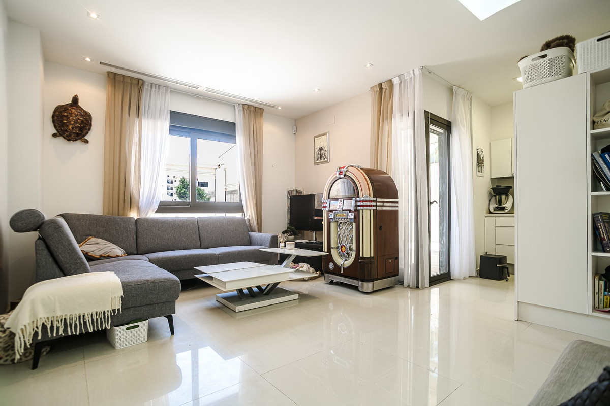 2 Bed Apartment for sale in Guardamar Del Segura Costa Blanca, Alicante, Spain