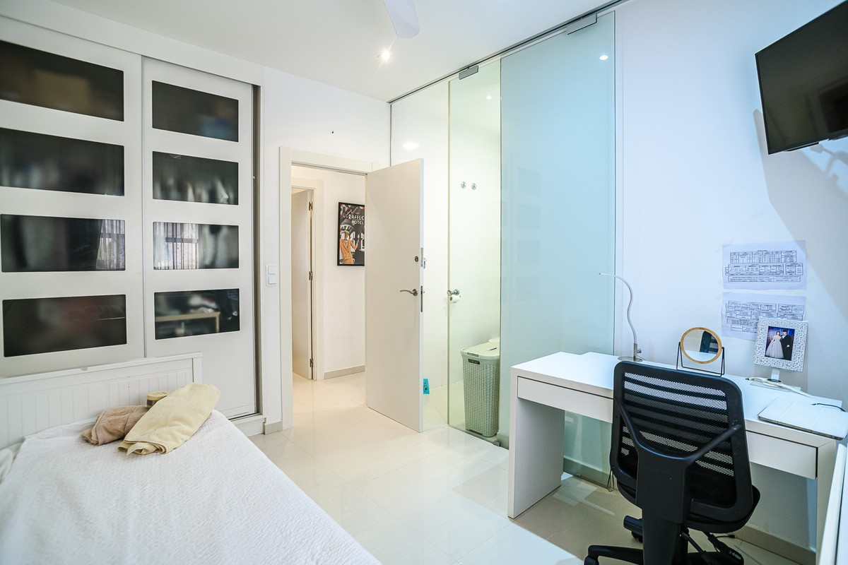 2 Bed Apartment for sale in Guardamar Del Segura Costa Blanca, Alicante, Spain
