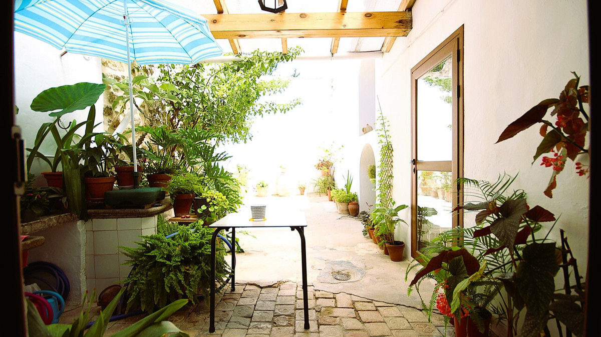 3 Bed Townhouse for sale in Jalon Costa Blanca, Alicante, Spain