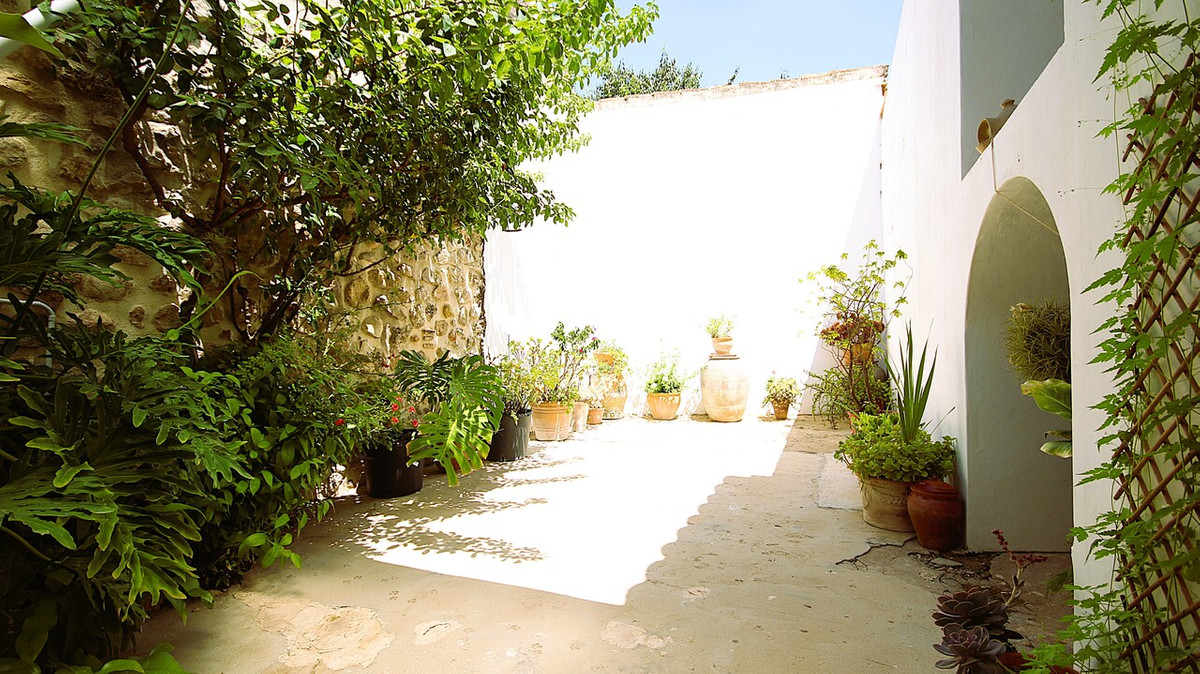 3 Bed Townhouse for sale in Jalon Costa Blanca, Alicante, Spain