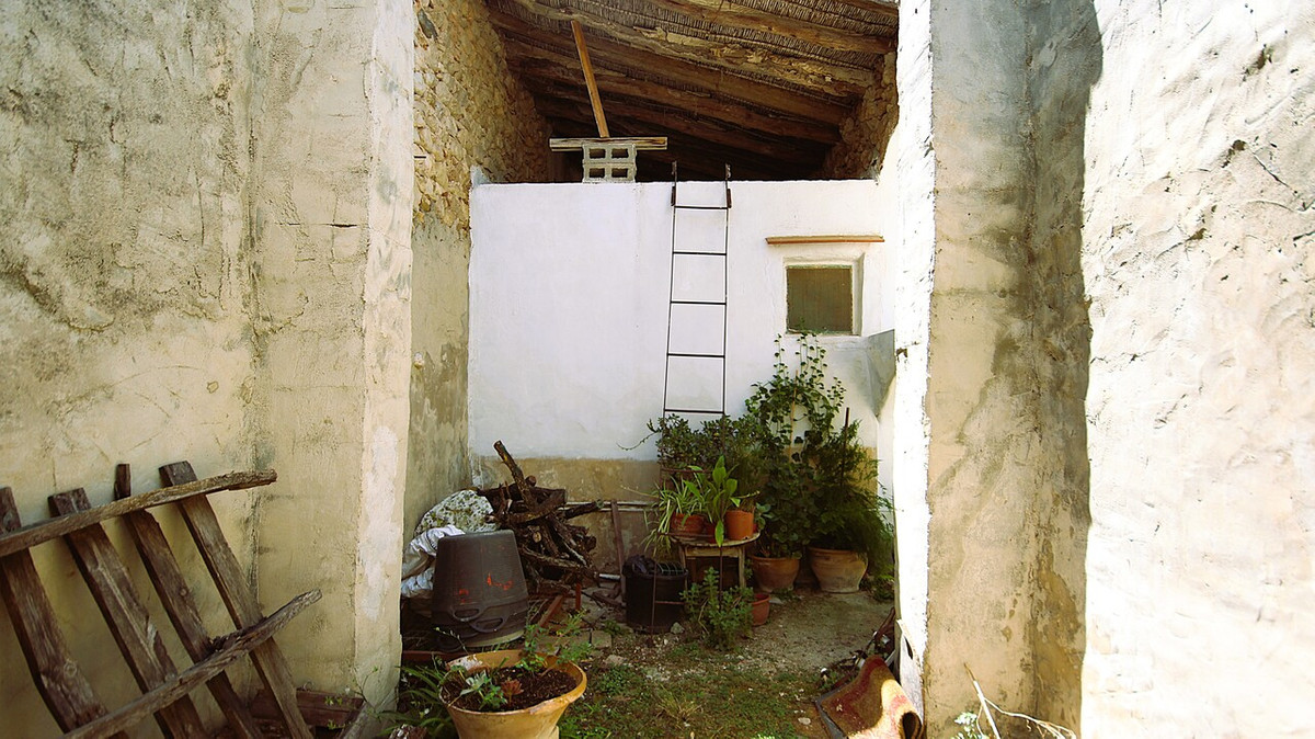 3 Bed Townhouse for sale in Jalon Costa Blanca, Alicante, Spain
