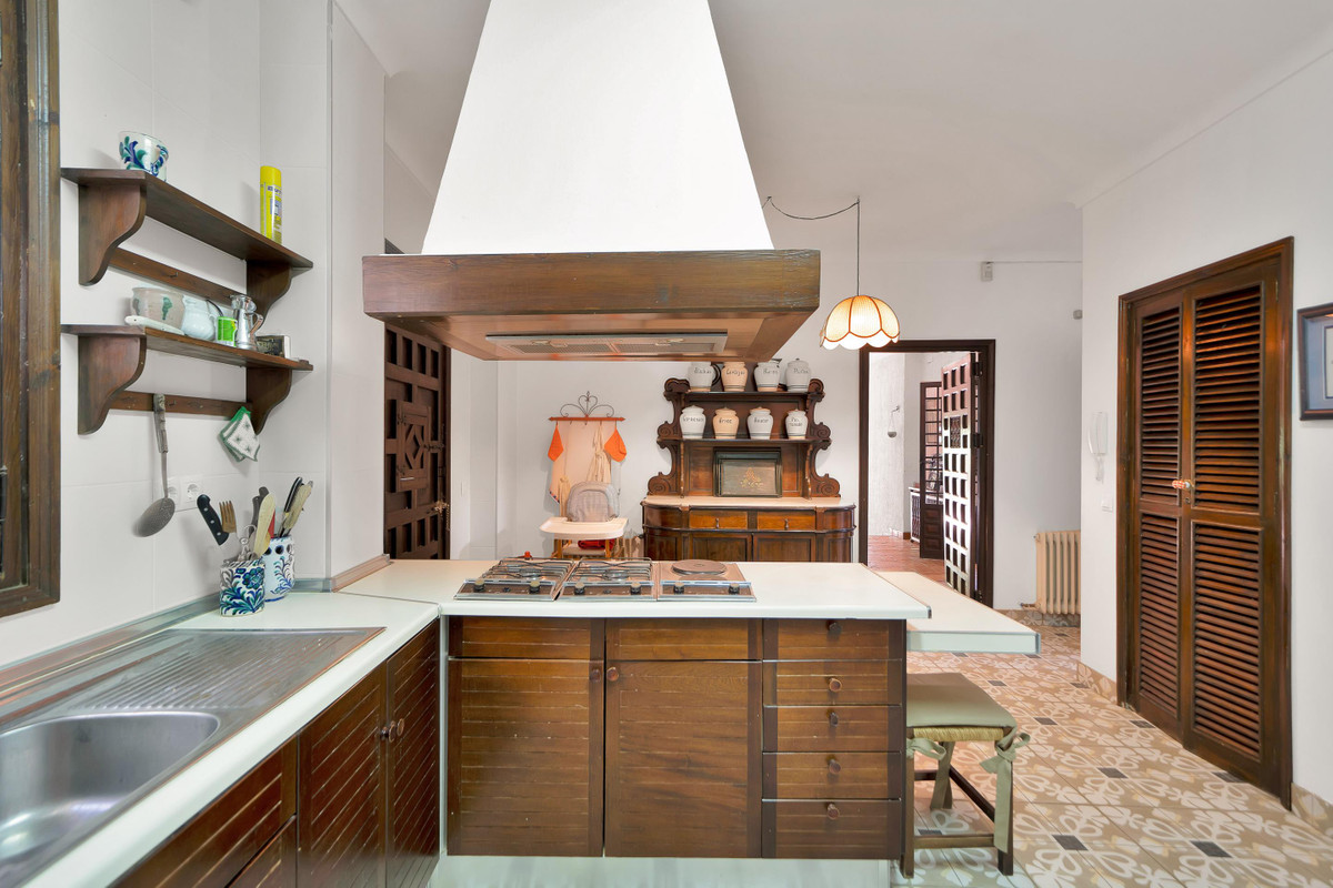 Se vende Villa - Chalet de 4 dormitorios en Costa Del Sol, Málaga, España